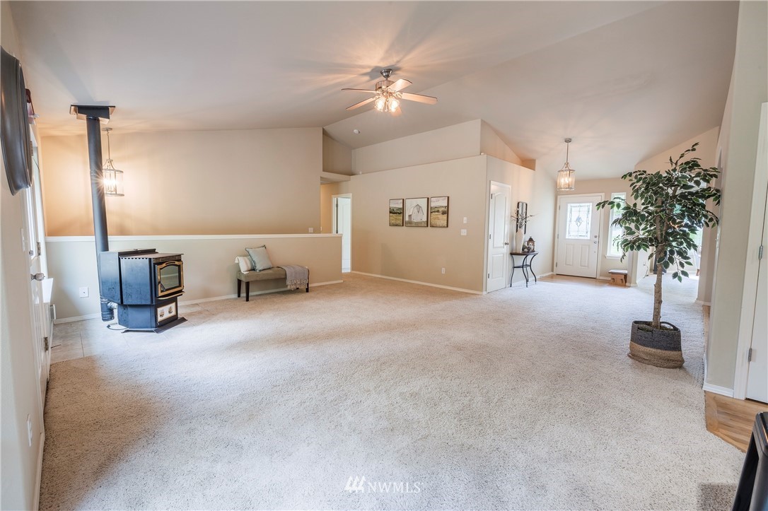 9254 Sidney Road Southwest Port Orchard, WA 98367 - Photo 10 of 34 Gallery Image 10