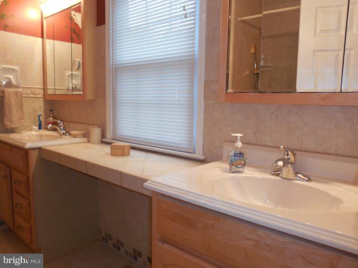 226 Peel Road Langhorne, PA 19047 - Photo 13 of 23