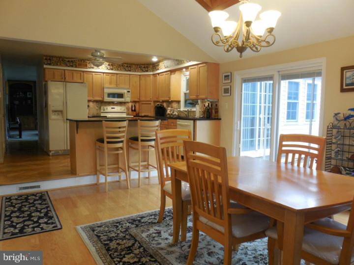 226 Peel Road Langhorne, PA 19047 - Photo 7 of 23