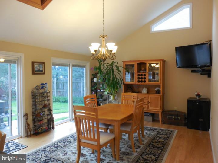 226 Peel Road Langhorne, PA 19047 - Photo 8 of 23