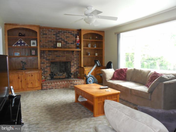 226 Peel Road Langhorne, PA 19047 - Photo 9 of 23