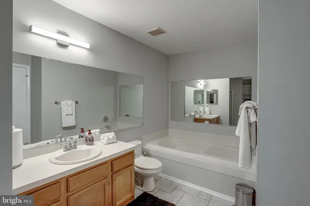 $250,000 | 2711B Sussex Court, Mount Laurel, NJ 08054