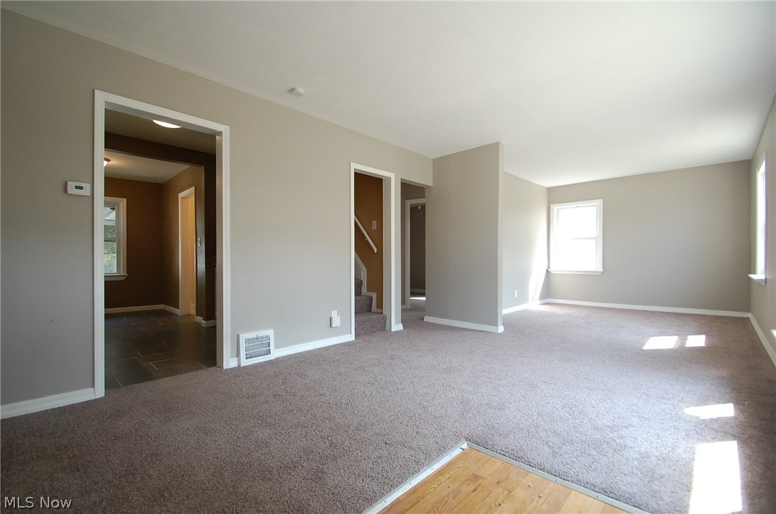 805 South Green Road Cleveland, OH 44121 - Photo 3 of 17
