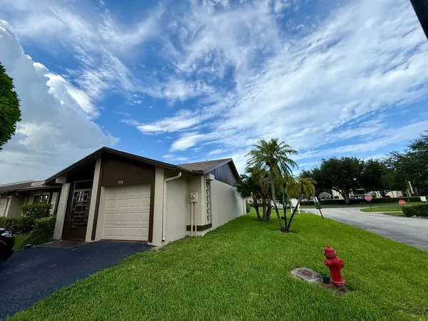$319,900 | 5496 Viburnum Circle, Delray Beach, FL 33484