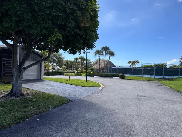 $319,900 | 5496 Viburnum Circle, Delray Beach, FL 33484