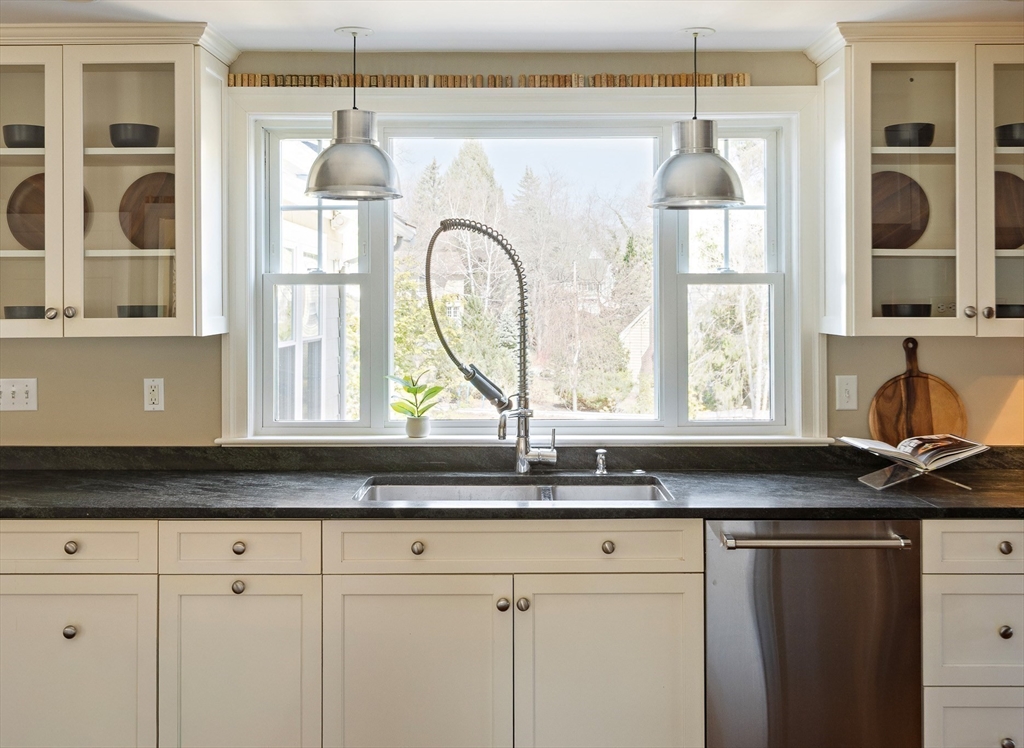 233 Rutledge Road Belmont, MA 02478 - Photo 5 of 27