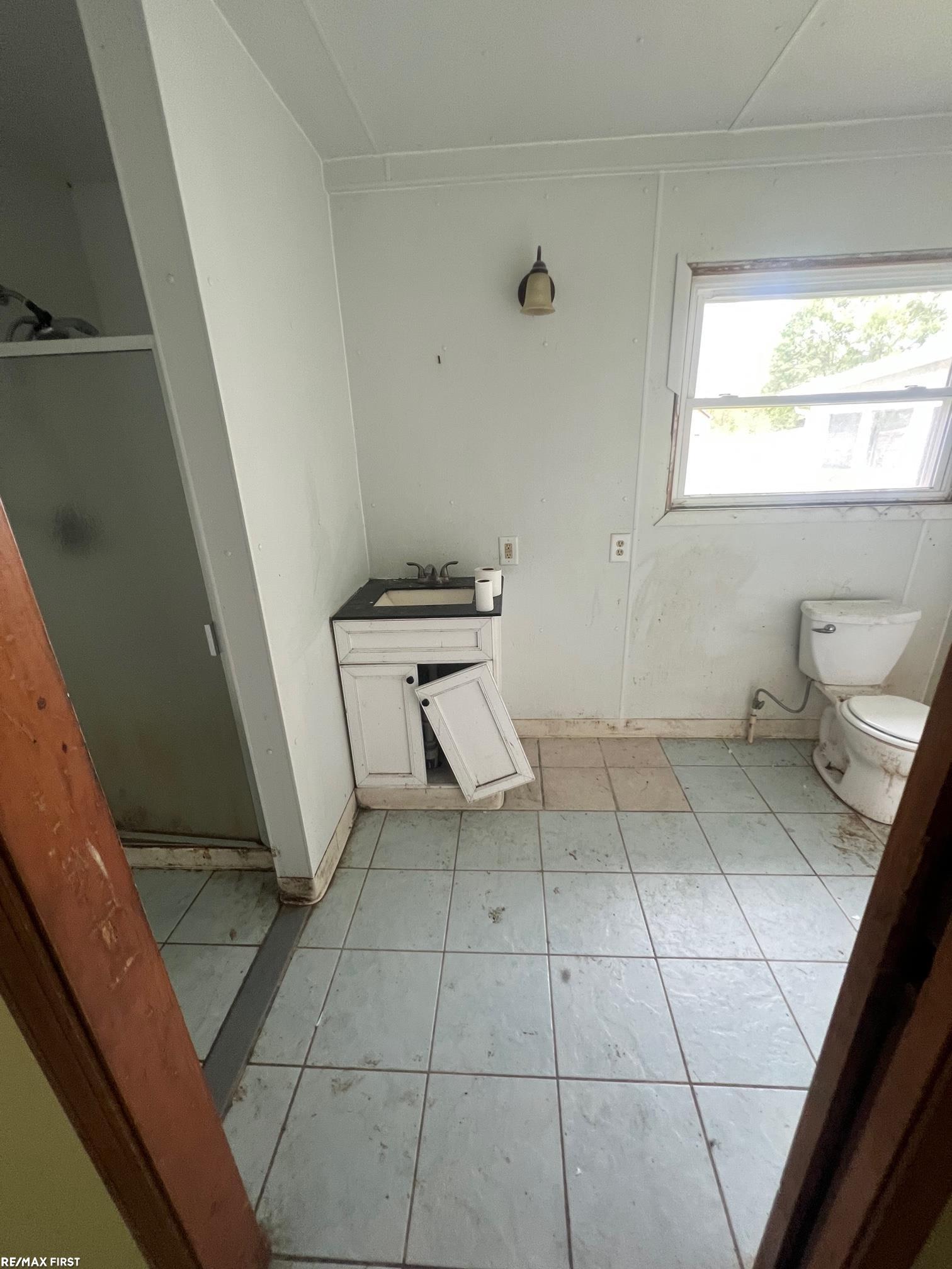 6435 Johnson Flushing, MI 48433 - Photo 24 of 25 50141267-90064312-8809-4c2b-afbd-dbdbdc71584d.JPG