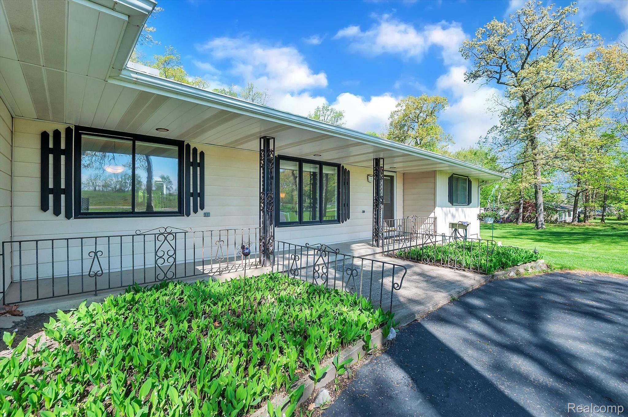 1450 Chilson Road Howell, MI 48843 - Photo 4 of 49 05-1450-Chilson-Rd-WindowStill-Real-Estate-Photography-5.jpg