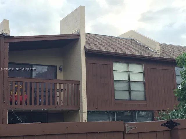 $2,700 | 11527 Southwest 64th Street, Unit F, Miami, FL 33173