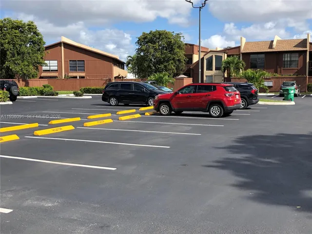 $2,700 | 11527 Southwest 64th Street, Unit F, Miami, FL 33173