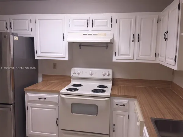 $2,550 | 11527 Southwest 64th Street, Unit F, Miami, FL 33173