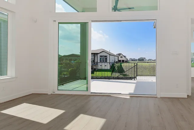 a view of a floor to door