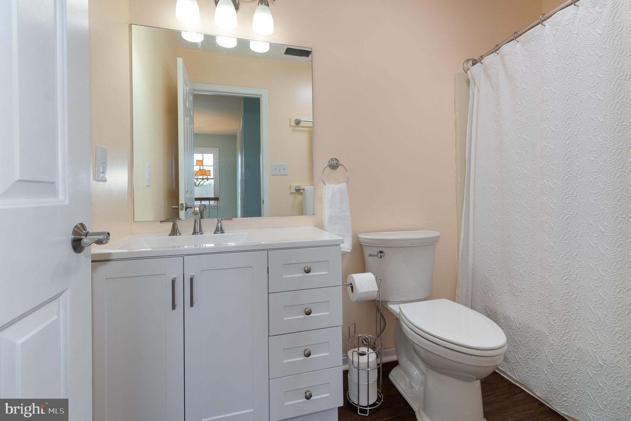 12 Orion Road Boiling Springs, PA 17007 - Photo 21 of 37 Full Bath