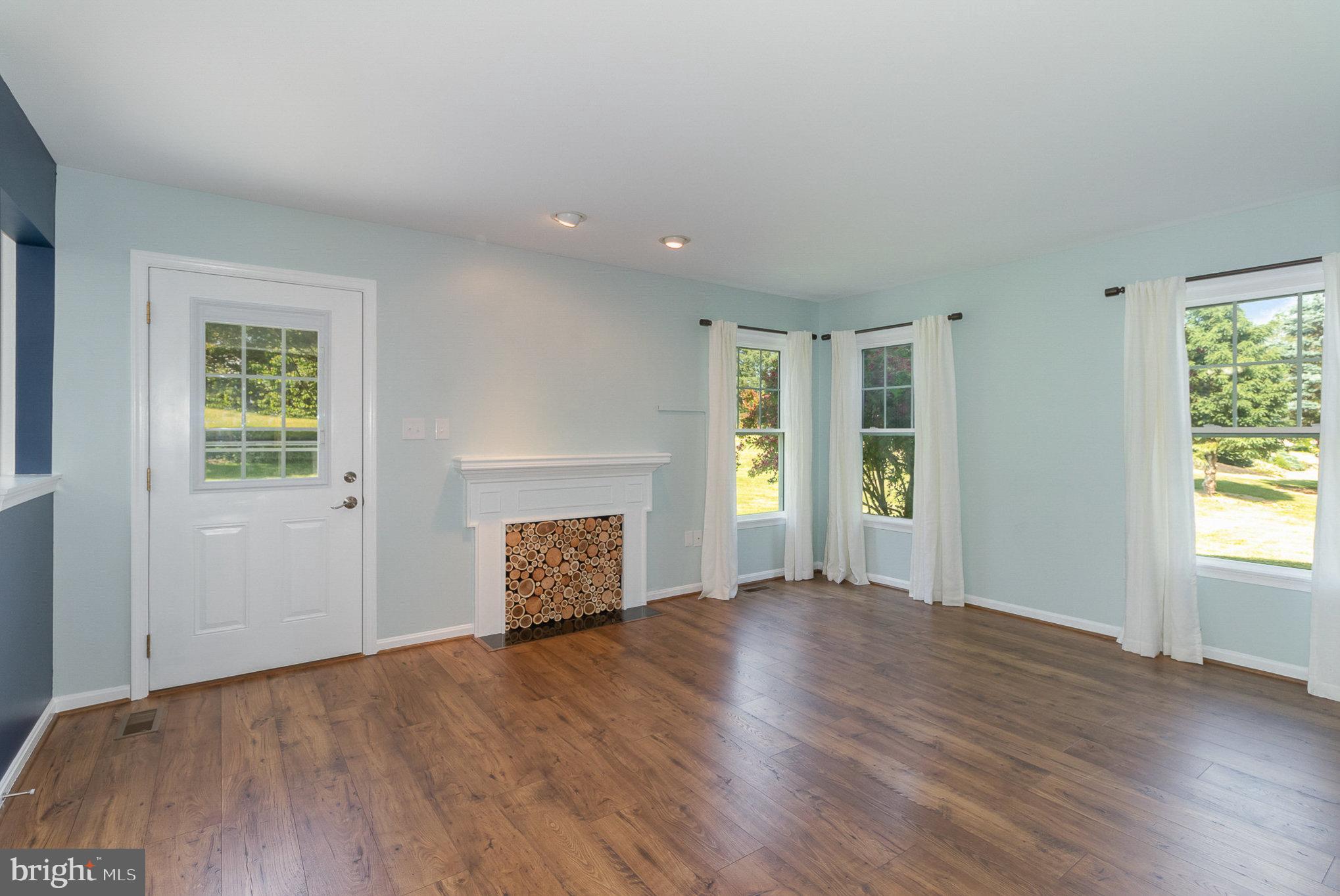 12 Orion Road Boiling Springs, PA 17007 - Photo 7 of 37 Family room