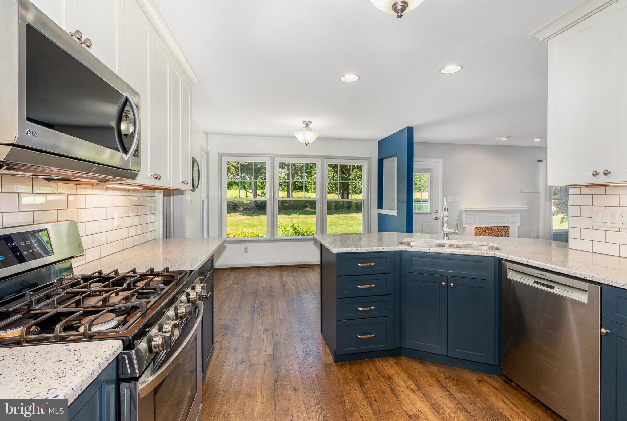12 Orion Road Boiling Springs, PA 17007 - Photo 10 of 37 Kitchen