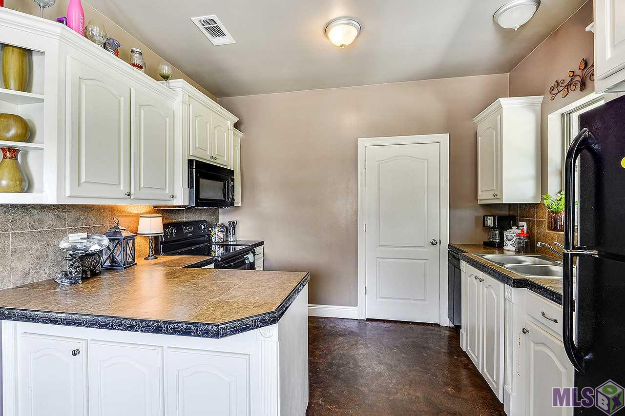 11070 Springfield Road Denham Springs, LA 70706 - Photo 3 of 11
