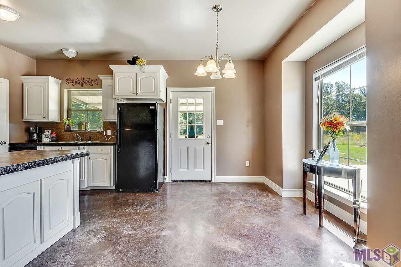 11070 Springfield Road Denham Springs, LA 70706 - Photo 4 of 11