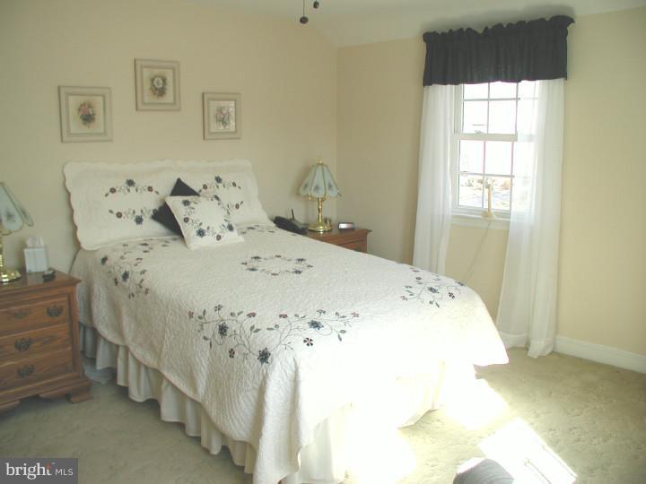 202 Heatherwood Road Havertown, PA 19083 - Photo 11 of 25 Bedroom - Main