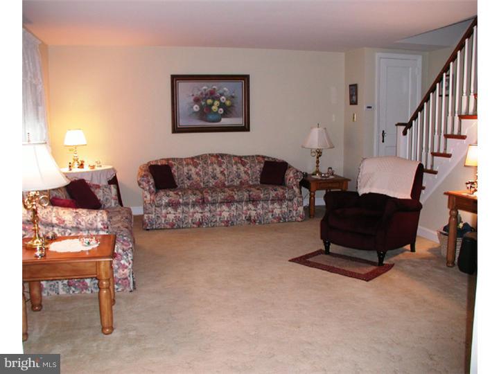202 Heatherwood Road Havertown, PA 19083 - Photo 4 of 25 Living Room