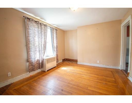 30 Russell Street Springfield, MA 01104 - Photo 5 of 14