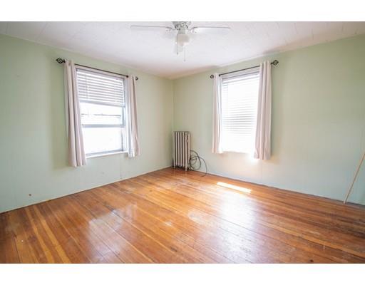 30 Russell Street Springfield, MA 01104 - Photo 7 of 14