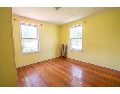 30 Russell Street Springfield, MA 01104 - Photo 9 of 14