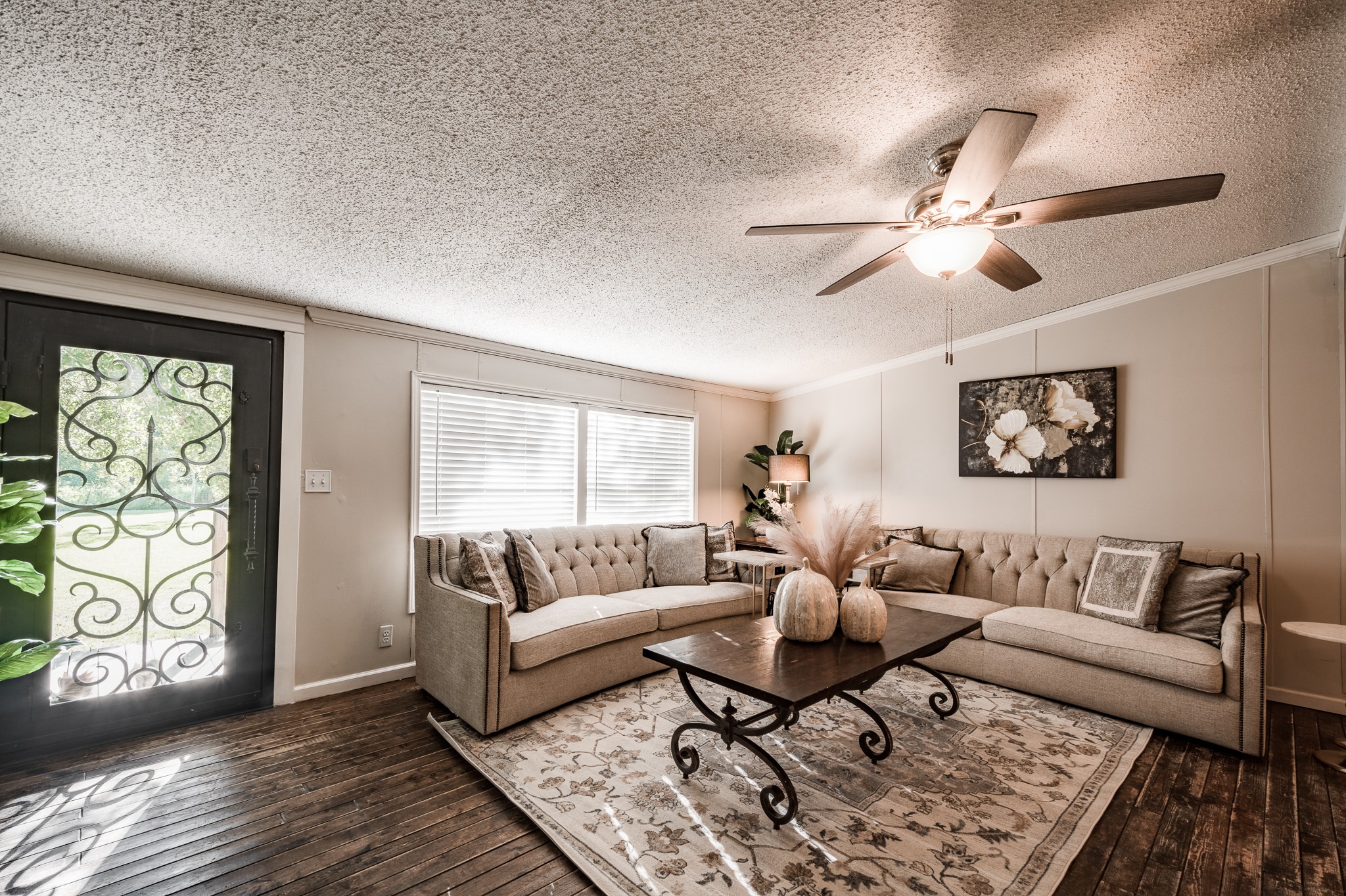 24274 Enloe Road Porter, TX 77365 - Photo 8 of 29 a living room with furniture and a window