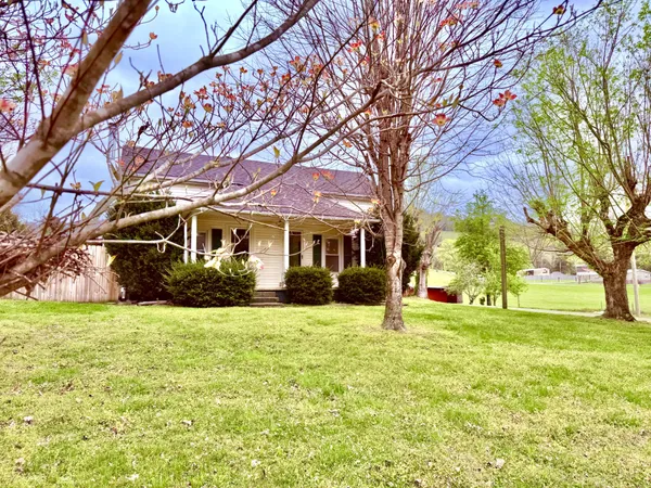 $189,999 | 54 Horseshoe Bend Road, Elmwood, TN 38560