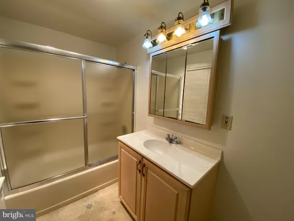 $1,095 | 9 East Big Spring Avenue, Unit 3, Newville, PA 17241