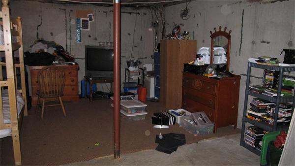 46 Breakneck Road Sturbridge, MA 01566 - Photo 13 of 15 a room with gym equipment