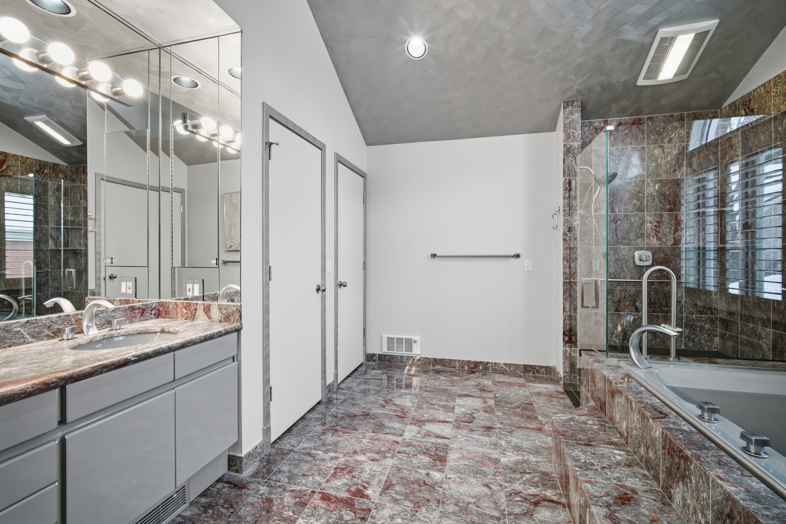 336 Rivershire Court Lincolnshire, IL 60069 - Photo 16 of 26