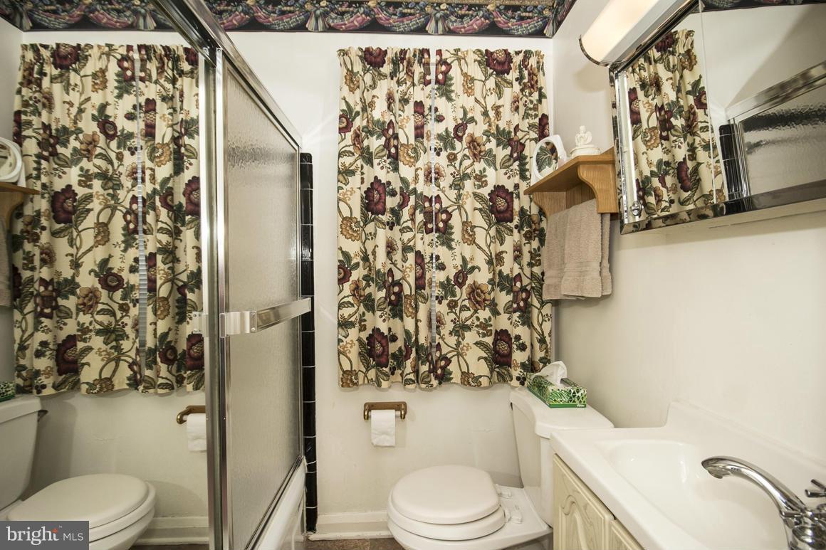 8309 Bon Air Road Baltimore, MD 21234 - Photo 15 of 22 Bath