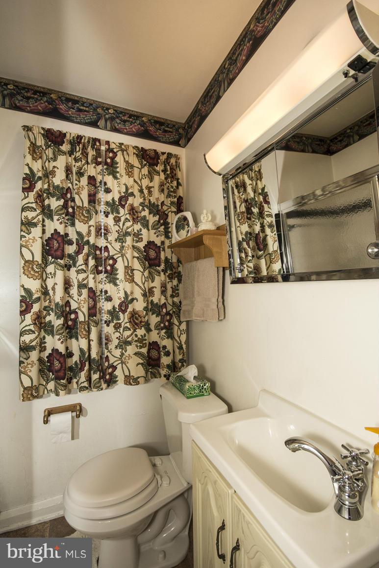 8309 Bon Air Road Baltimore, MD 21234 - Photo 16 of 22 Bath