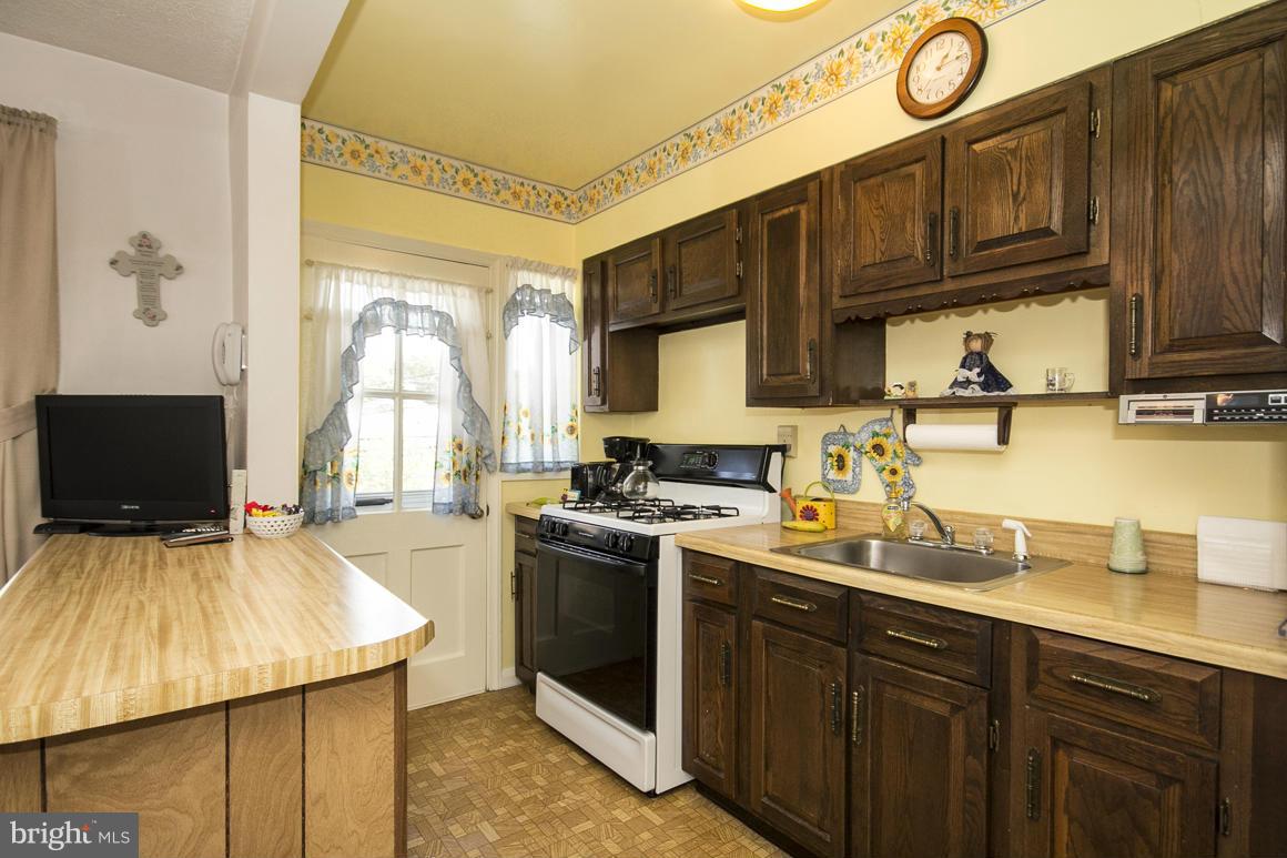 8309 Bon Air Road Baltimore, MD 21234 - Photo 9 of 22 Kitchen