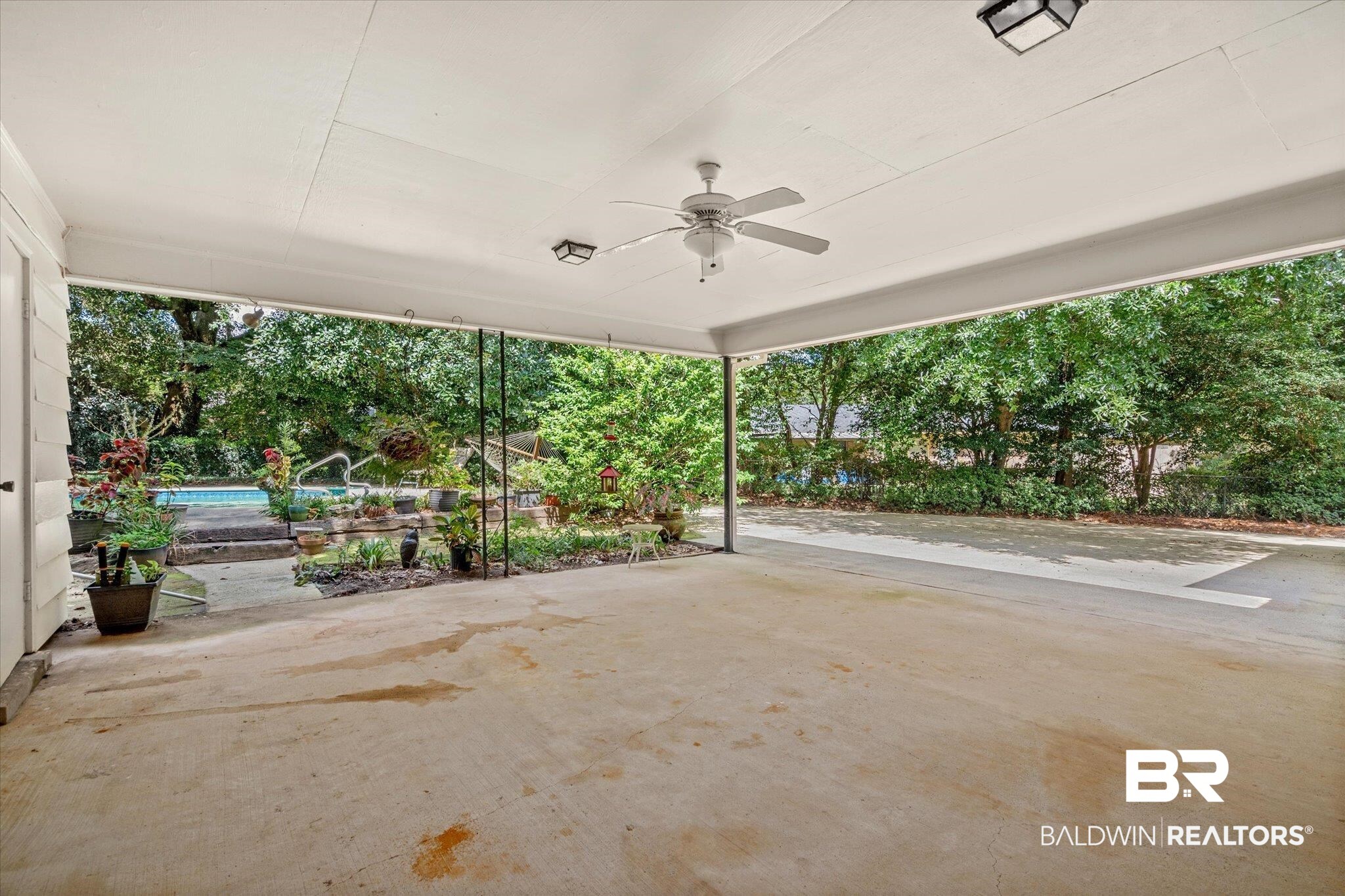 5608 Judson Circle Mobile, AL 36608 - Photo 16 of 20 View of patio with ceiling fan