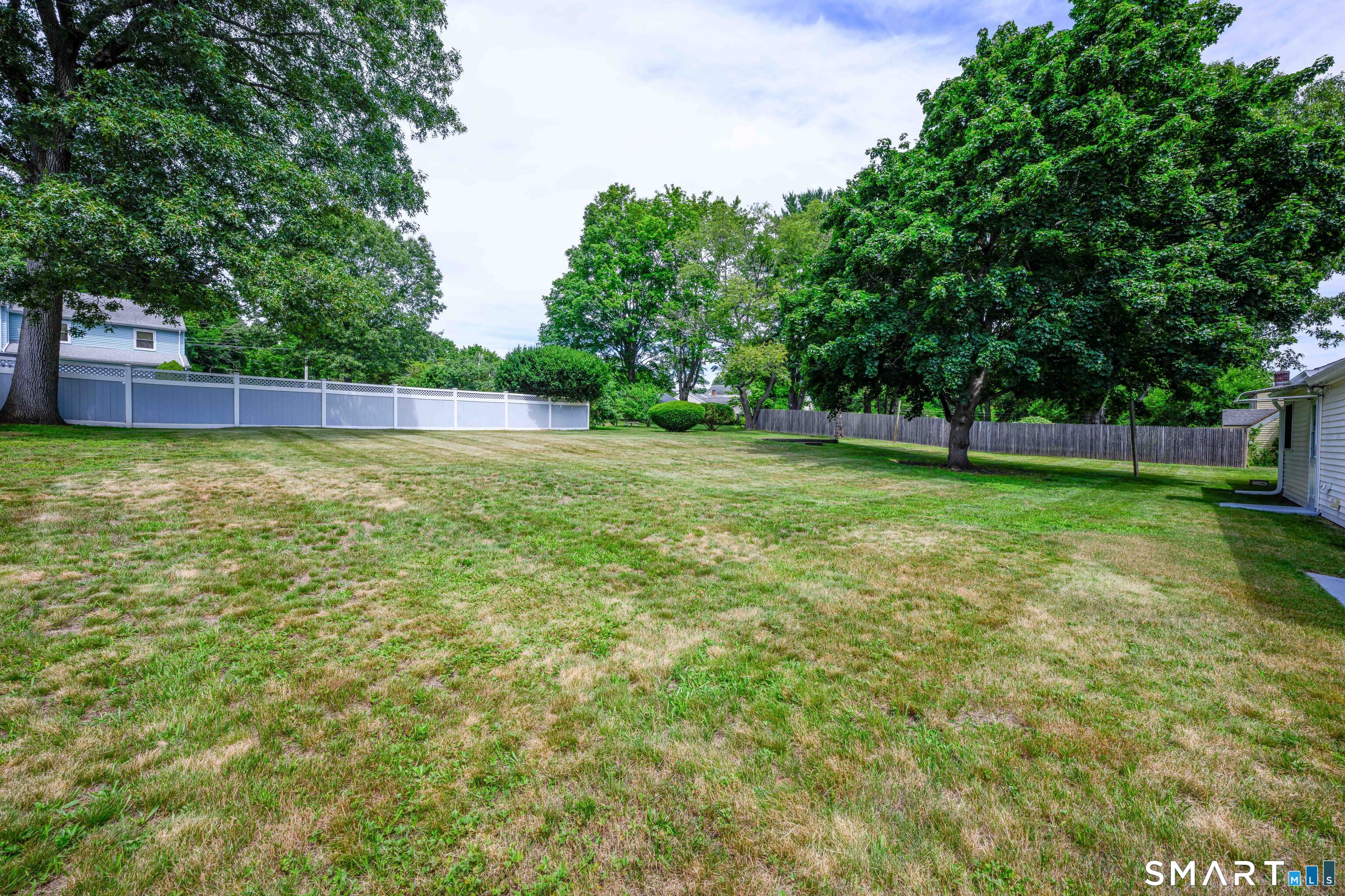 93 Pool Road North Haven, CT 06473 - Photo 5 of 39 Gallery Image 5