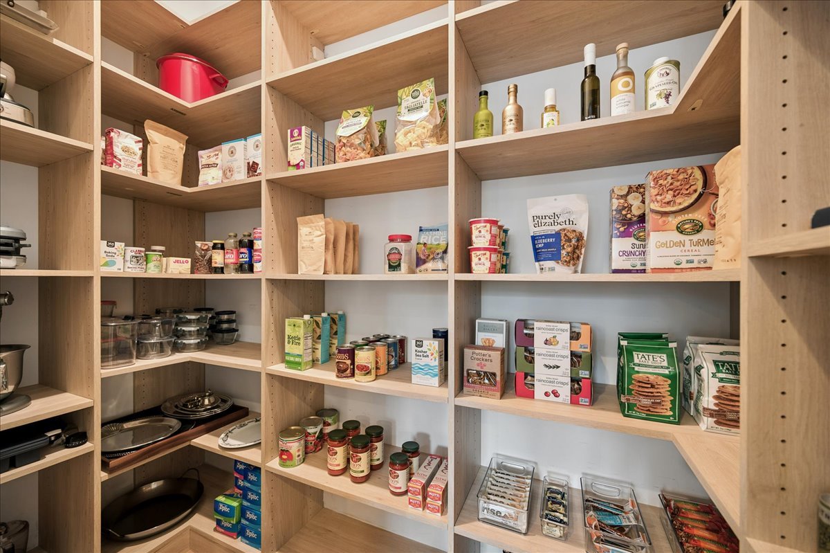 610 Forest Avenue Wilmette, IL 60091 - Photo 35 of 77