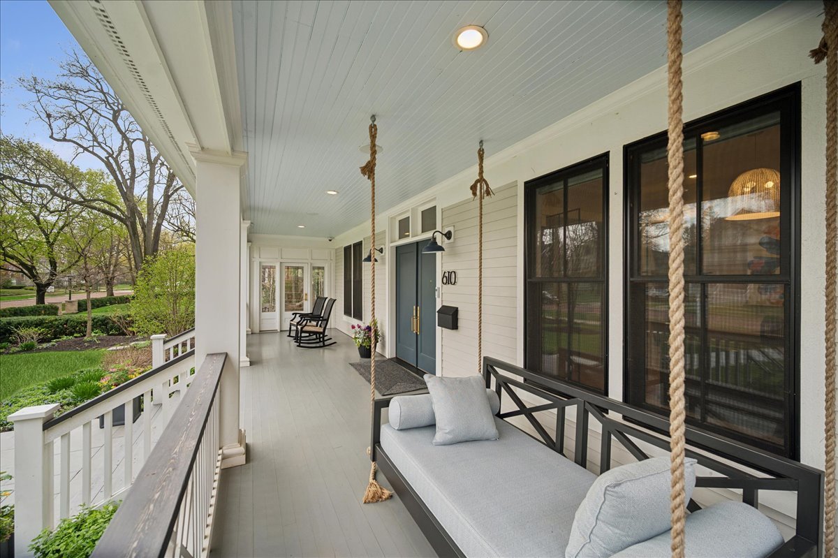 610 Forest Avenue Wilmette, IL 60091 - Photo 4 of 77