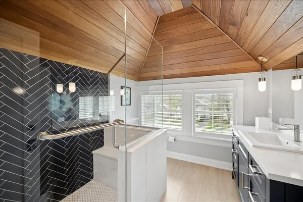 $5,200,000 | 610 Forest Avenue, Wilmette, IL 60091