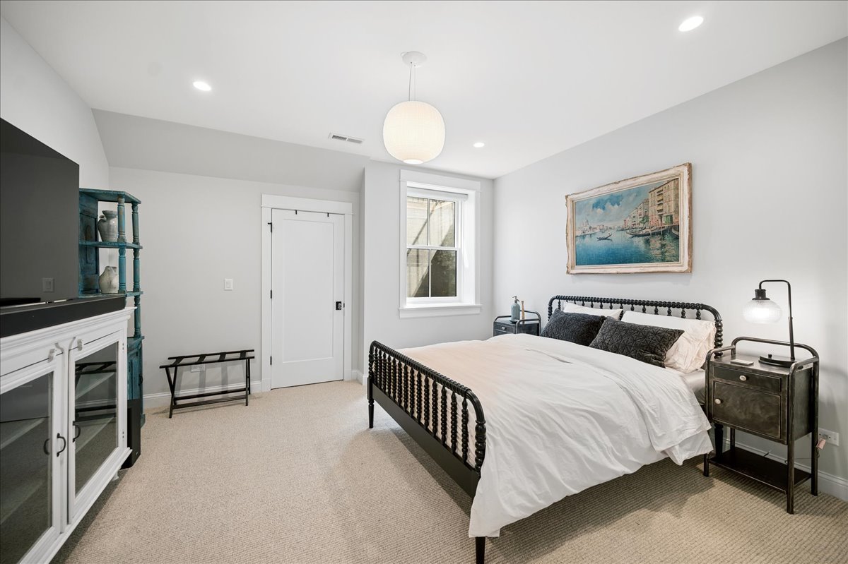 610 Forest Avenue Wilmette, IL 60091 - Photo 59 of 77