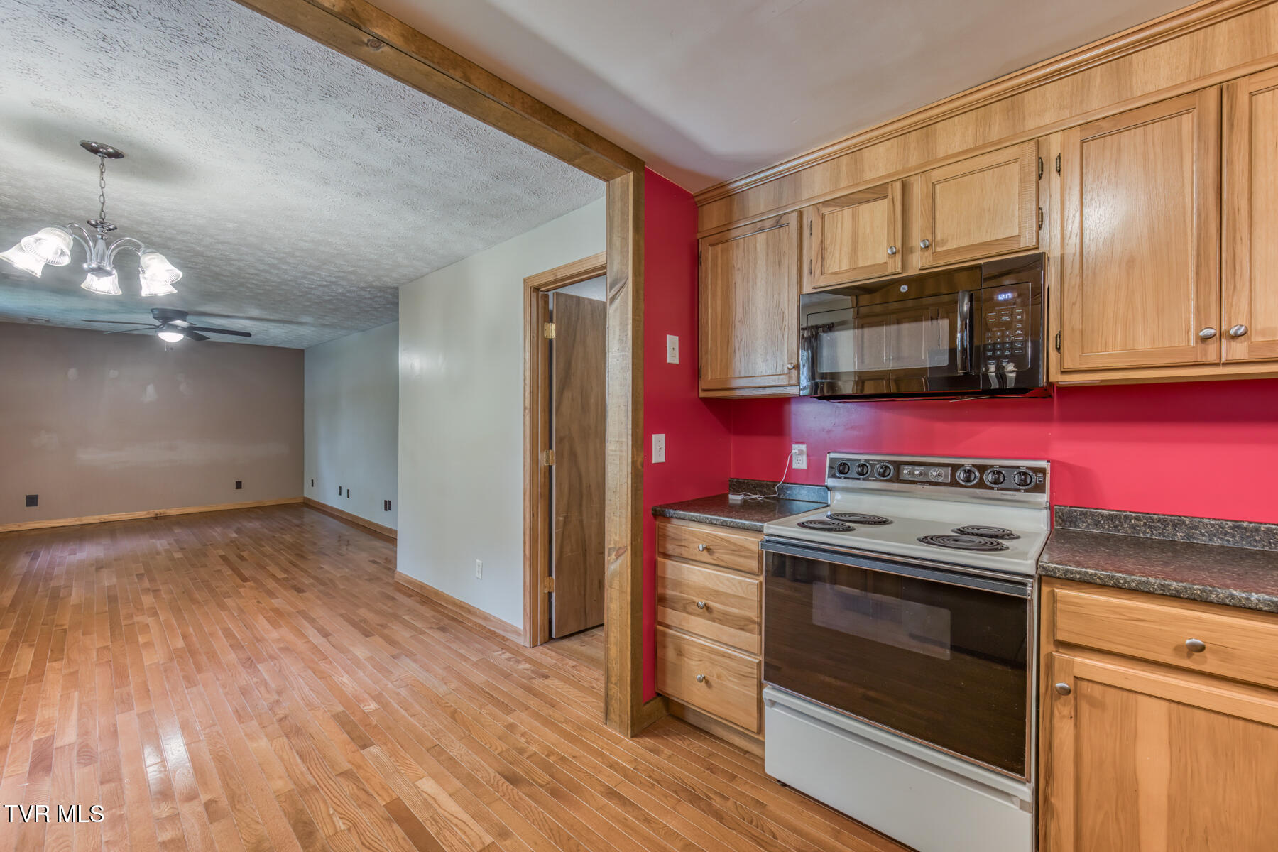 404 Pine Hill Road Bluff City, TN 37618 - Photo 14 of 35 404 Pine Hill Rd-14