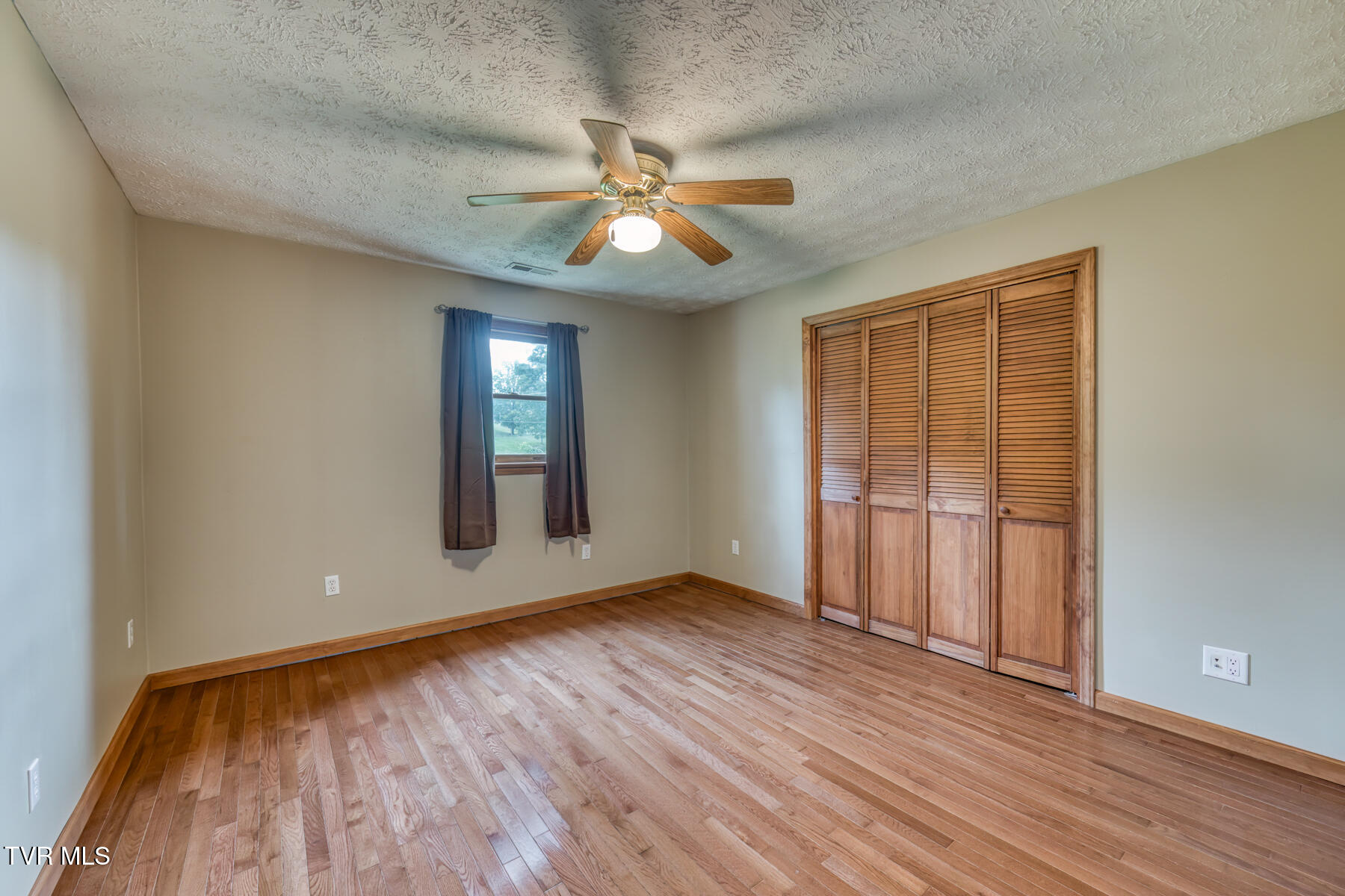 404 Pine Hill Road Bluff City, TN 37618 - Photo 20 of 35 404 Pine Hill Rd-20