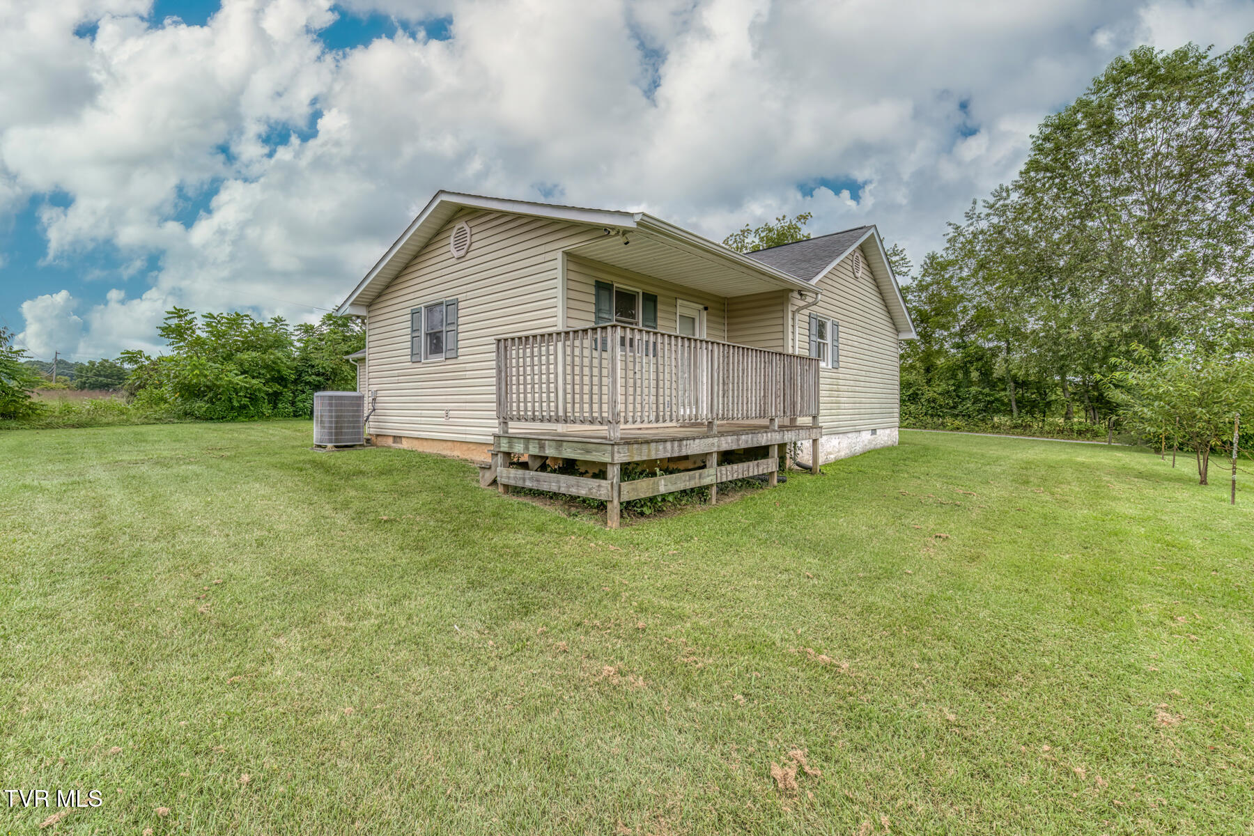 404 Pine Hill Road Bluff City, TN 37618 - Photo 28 of 35 404 Pine Hill Rd-28