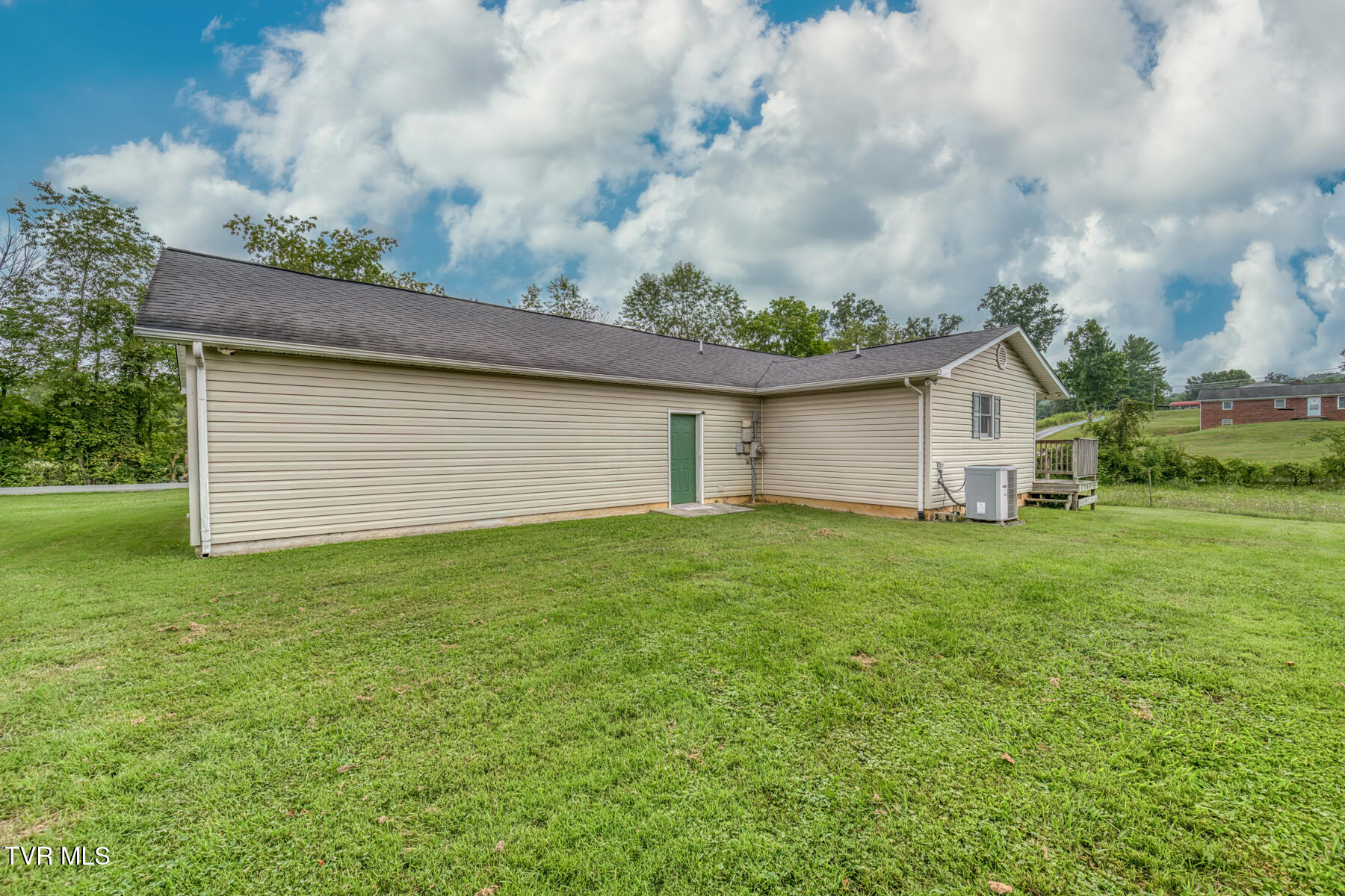 404 Pine Hill Road Bluff City, TN 37618 - Photo 31 of 35 404 Pine Hill Rd-31