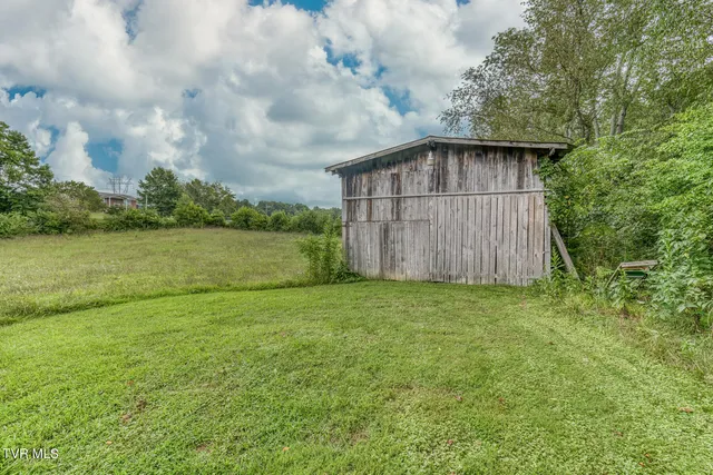 $270,000 | 404 Pine Hill Road, Bluff City, TN 37618