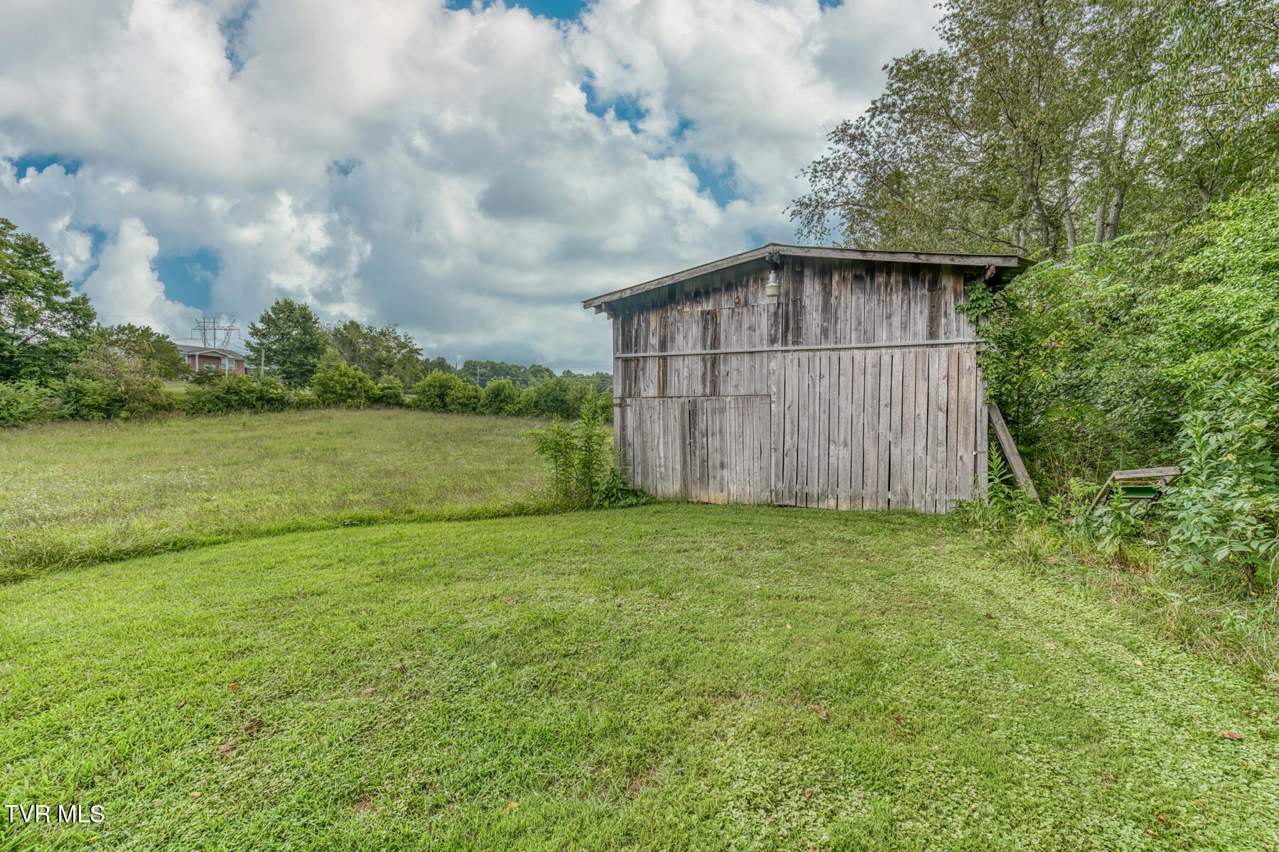 404 Pine Hill Road Bluff City, TN 37618 - Photo 32 of 35 404 Pine Hill Rd-33