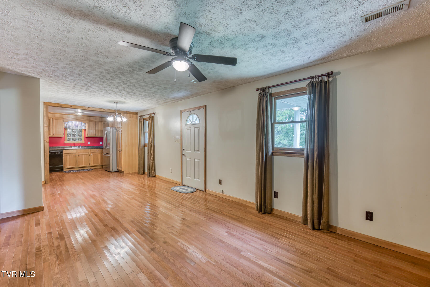 404 Pine Hill Road Bluff City, TN 37618 - Photo 9 of 35 404 Pine Hill Rd-9