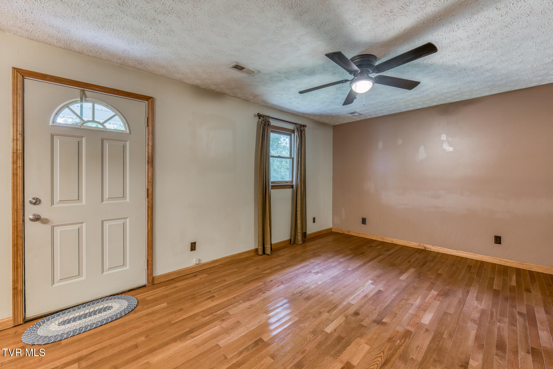 404 Pine Hill Road Bluff City, TN 37618 - Photo 10 of 35 404 Pine Hill Rd-10