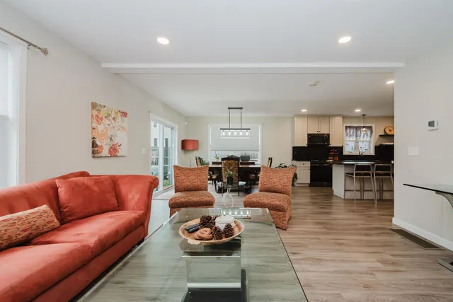 $599,000 | 220 Mast Road, Manchester, NH 03102