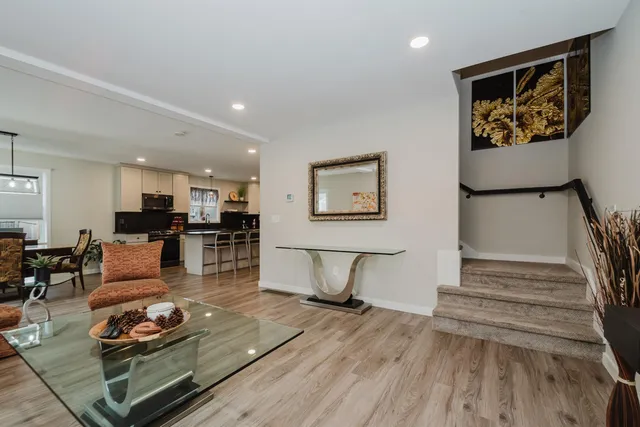 $599,000 | 220 Mast Road, Manchester, NH 03102